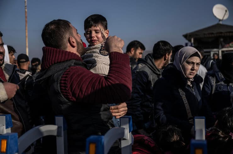 טורקיה פליטים סורים עושים את דרכם חזרה ל סוריה