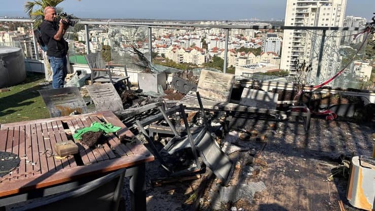 הדירה שנפגעה מכטב"ם ביבנה