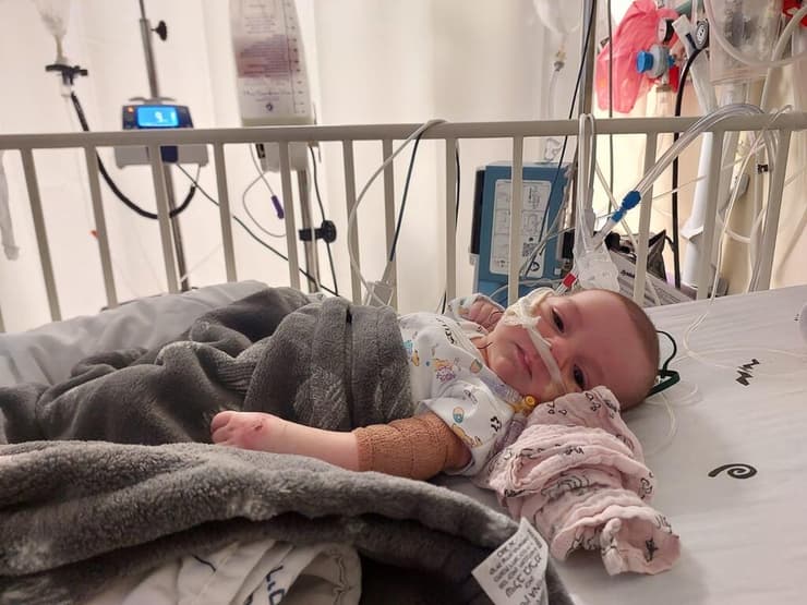 בנה של שירה, רפאל בזמן האשפוז בבית החולים