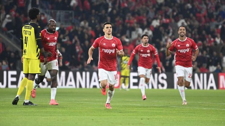 השלים צמד. ביטון (צילום: הרצל יוסף) דן ביטון