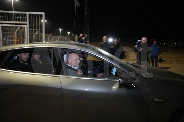 אלי פלדשטיין משתחרר מכלא אשל