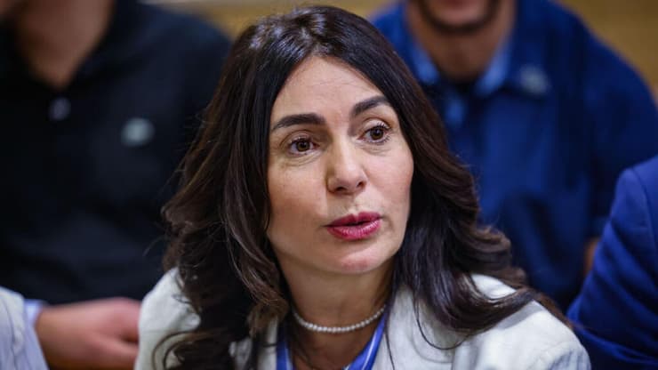 מירי רגב