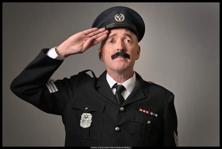 "השוטר אזולאי" - שלום אסייג