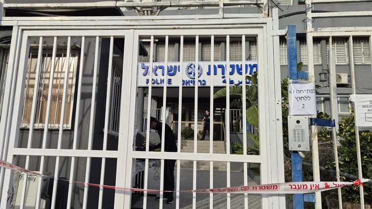 תחנת המשטרה בכרמיאל, בה התבצעה ניסיון דקירה של שוטר על ידי מחבל