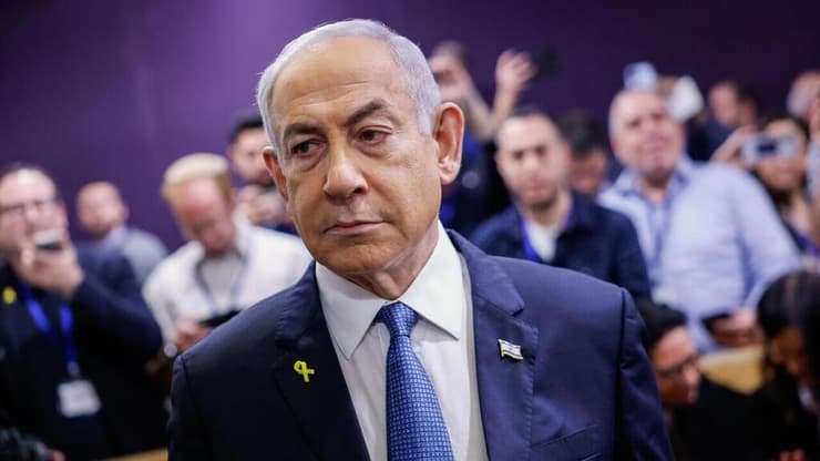 רה"מ בנימין נתניהו נכנס לאולם הדיונים על מנת לתת עדות תיקי אלפים