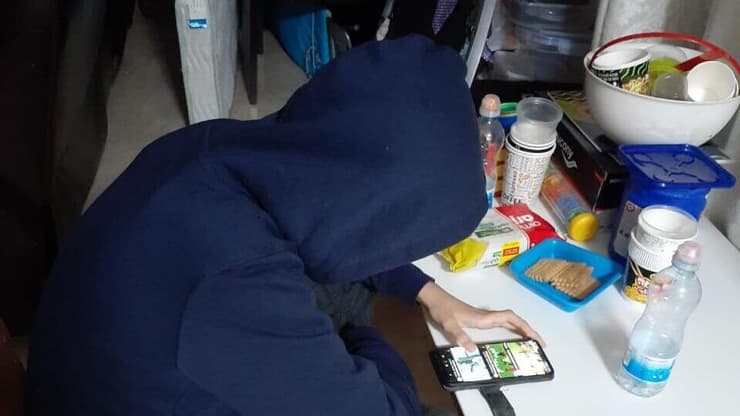 אופק בביתו, כמו בכל יום: "הוא רוצה ללכת לבית ספר" אופק ילד אוטיסט חסר מסגרת חינוכית מעל שנה וחצי