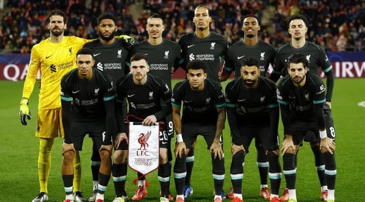 שחקני ליברפול בפתיחה
