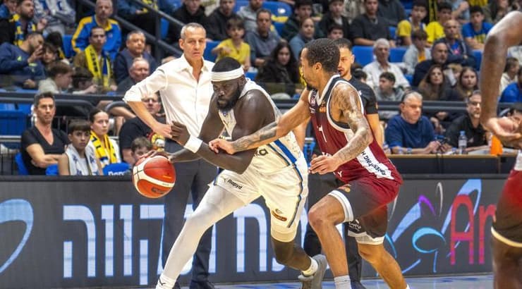 מריאל שאיוק מול ווילי וורקמן (רועי כפיר) מריאל שאיוק מול ווילי וורקמן