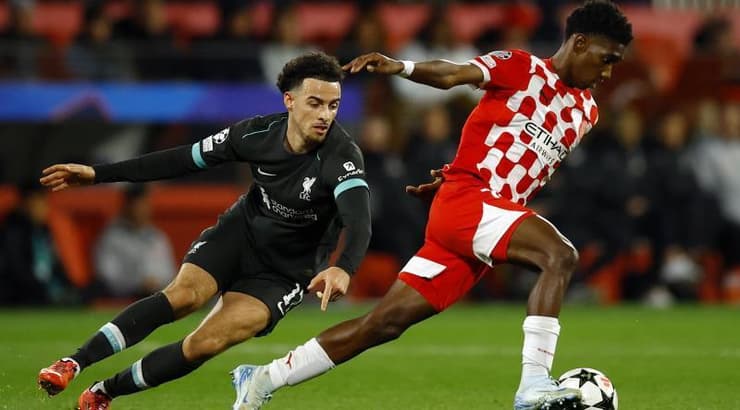 יאסר אספרייה בורח לקרטיס ג'ונס