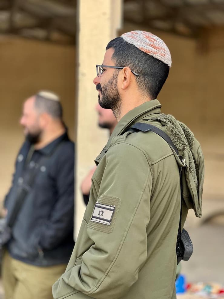 יצחק כהן במדים