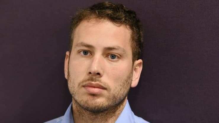 רה"מ בנימין נתניהו נכנס לאולם הדיונים על מנת לתת עדות תיקי אלפים