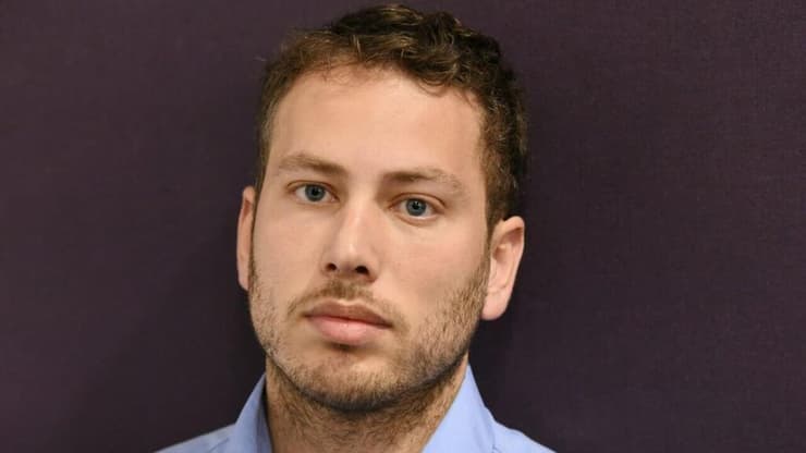 רה"מ בנימין נתניהו נכנס לאולם הדיונים על מנת לתת עדות תיקי אלפים