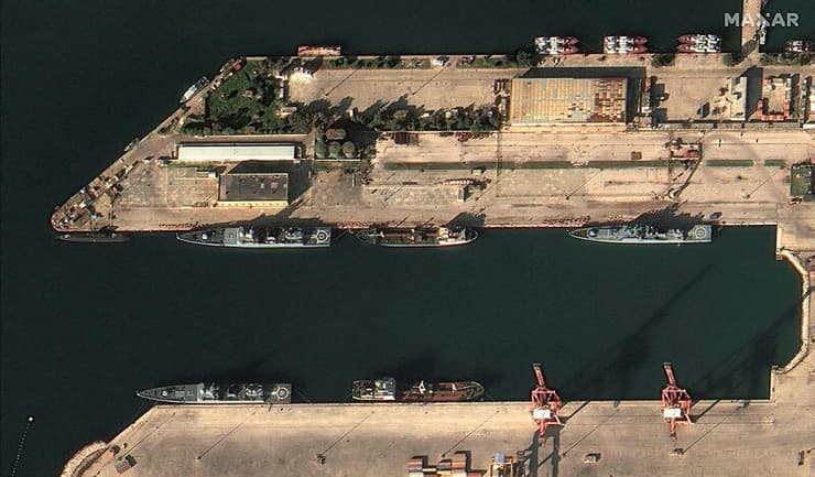 ספינות הצי הרוסי בבסיס הימי בטרטוס, סוריה ב-5/12