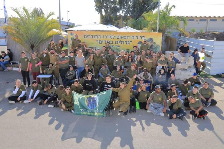 תוכנית "גדולים במדים" של עמותת "יד לילד המיוחד"