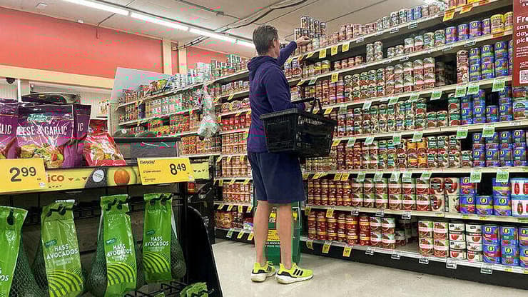 סופר-מרקט בארה"ב (צילום: David Ryder/AP) סופר-מרקט בארה"ב