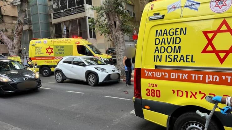 זירת התאונה בתל אביב (צילום: תיעוד מבצעי מד"א) זירת תאונת הדרכים בדיזנגוף, בה נהרג רוכב אופנוע