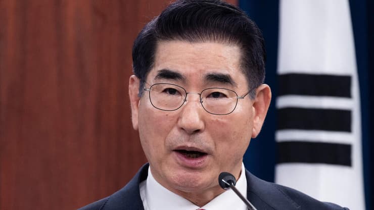 שר ההגנה ה מתפטר של דרום קוריאה קים יונג היון ניסה להתאבד