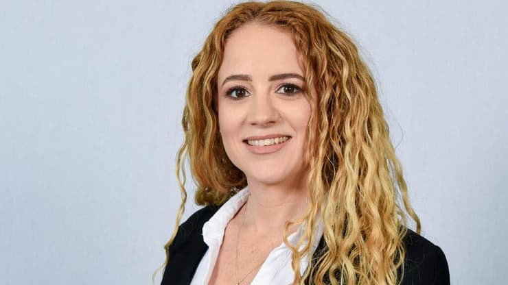 דנה סבג, מנהלת סניף עסקים 'מבואות חיפה' בבנק לאומי (כפיר סיון) דנה סבג, מנהלת סניף עסקים 'מבואות חיפה' בבנק לאומי