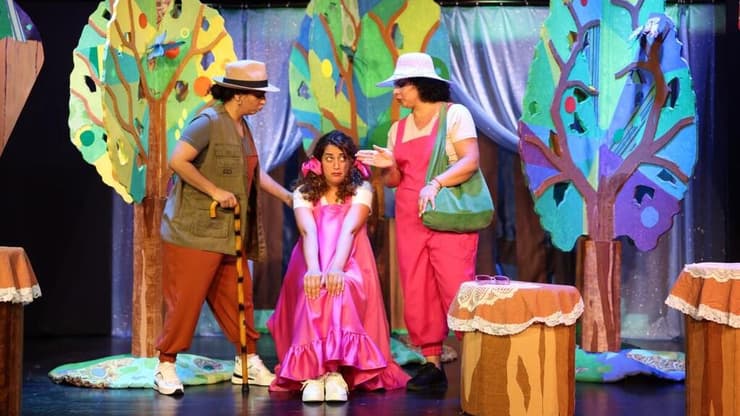 ההצגה מאשה והדוב