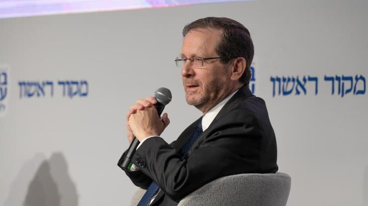 נשיא המדינה יצחק בוז'י הרצוג מדבר בוועידת החינוך הלאומית של מרכז ישיבות ואולפנות בני עקיבא ומקור ראשון