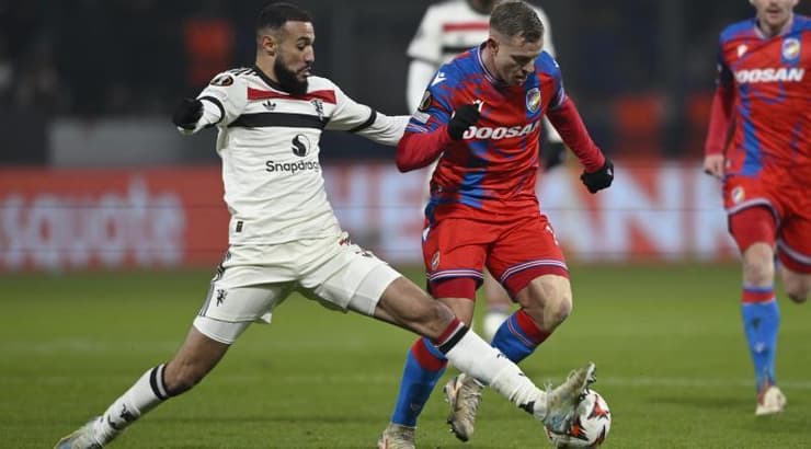 מזראווי ו-וידרה במאבק