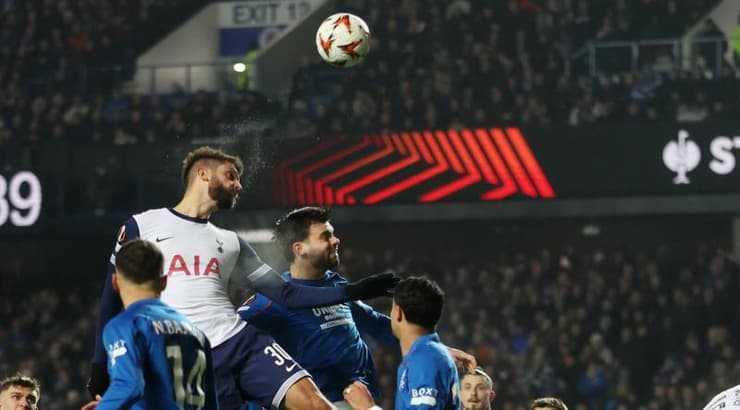 רודריגו בנטנקור עולה לנגיחה