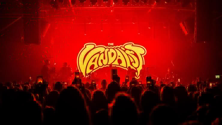 הופעה מלוטשת עד לפרטים הקטנים. נגה ארז בבארבי (צילום: ליאור כתר ) נגה ארז בבארבי