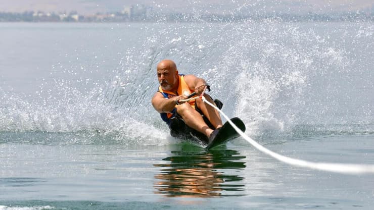 אלון מאורי, רכז תחום סקי מים בעמותת "אתגרים"