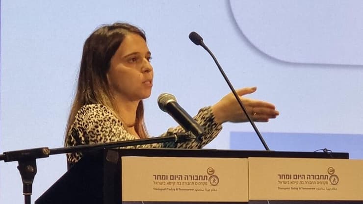 שחר בר, רפרנטית תחבורה במשרד האוצר