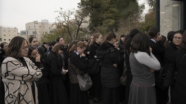 הלוויתו של יהושע אהרן טוביה שמחה, בן ה-10 שנרצח בפיגוע בגוש עציון