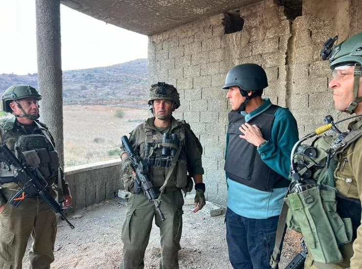 מימין: סא"ל במיל' חגי וייסבורד, דובי איכנולד, תא"ל שי קלפר ותא"ל במיל' יובל בזק