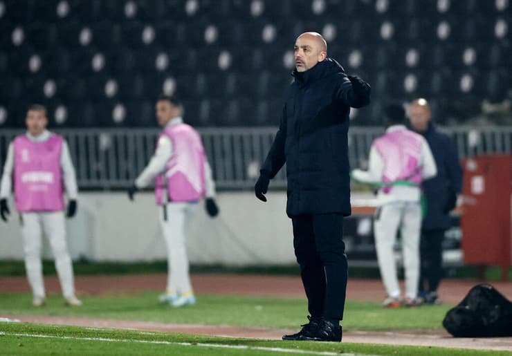 מרוצה. לאזטיץ' (צילום: REUTERS/Marko Djurica) לאזטיץ'