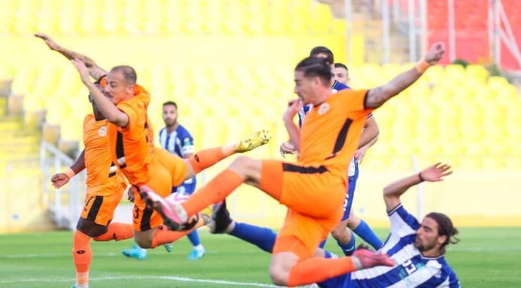 אוהד ברזילי כובש (שחר גרוס) אוהד ברזילי כובש