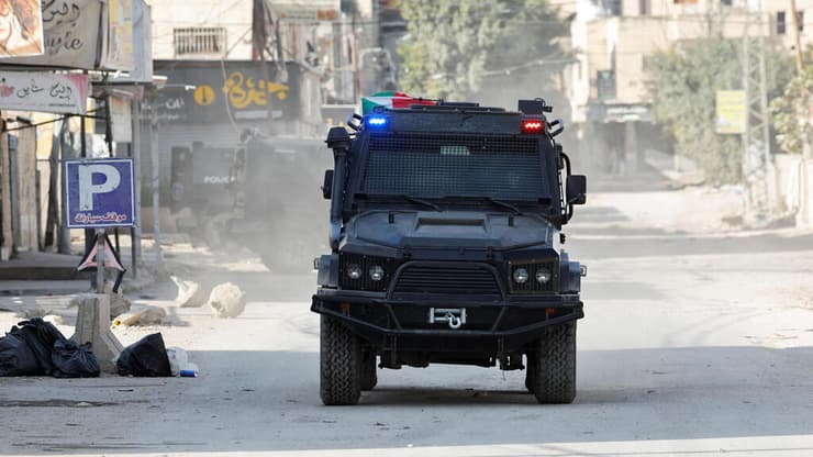 חילופי אש בין מנגנוני הביטחון למחבלים באיו"ש