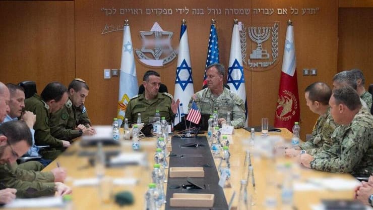 הערכת מצב של הרמטכ"ל הרצי הלוי ומפקד פיקוד מרכז בצבא ארה"ב, גנרל מייקל אריק קורילה בישראל