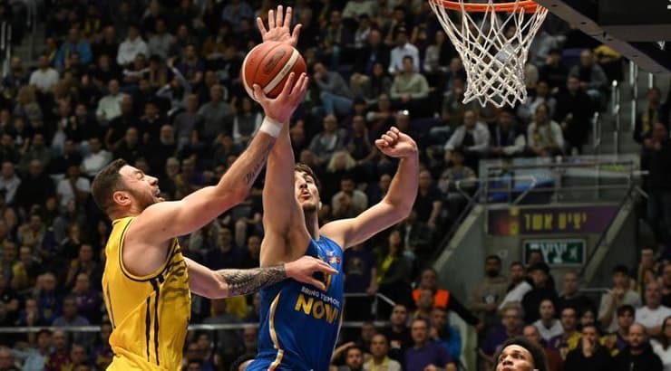 נתנאל ארצי עולה לטבעת (ראובן שוורץ) נתנאל ארצי עולה לטבעת