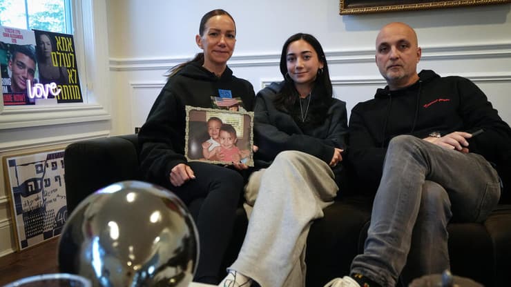 יעל, עדי ומיקה אלכסנדר, משפחתו של החטוף עידן אלכסנדר