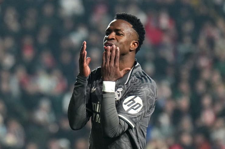 היה או לא היה פנדל? ויניסיוס (צילום: Angel Martinez/Getty Images) ויניסיוס