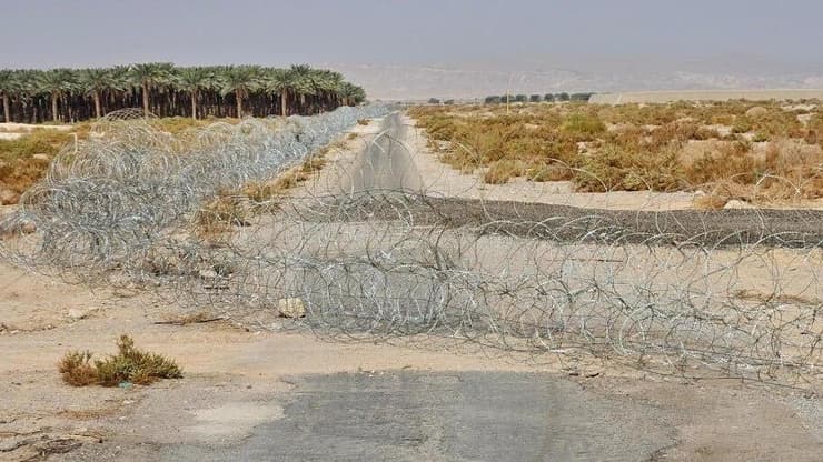 גדר התיל שהוצבה במושב פארן