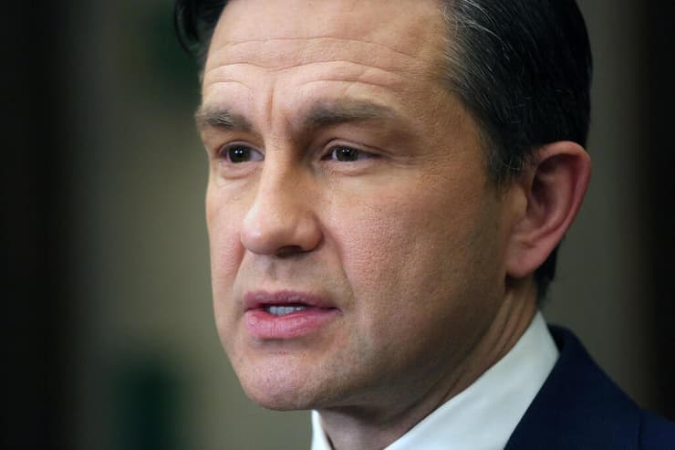 מנהיג האופוזיציה ומפלגת השמרנים ב קנדה פייר פוליאב