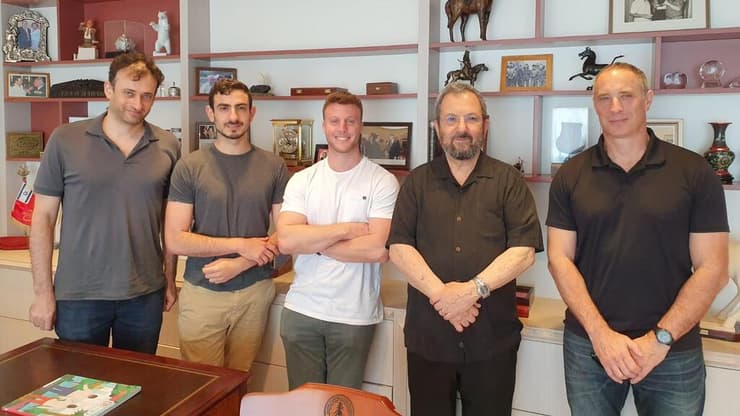 אהוד ברק ושאר מייסדי פאראגון 