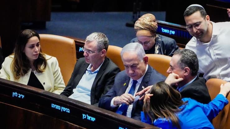 וסרלאוף מעביר פתק מבן גביר לנתניהו