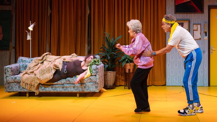 מתוך "צילבות" בקאמרי