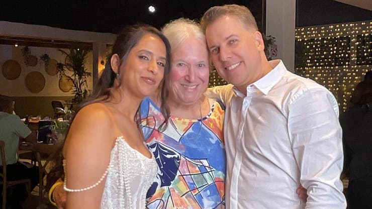 מרגלית, גל וניב ביום החתונה