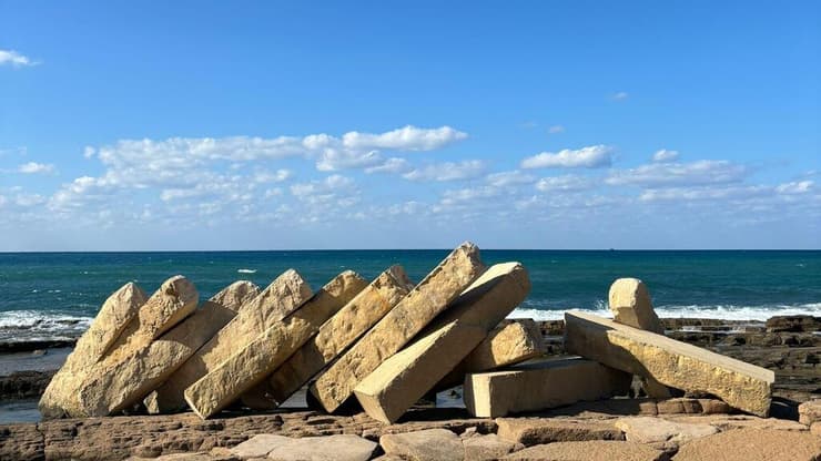 חוף ליד שבי ציון