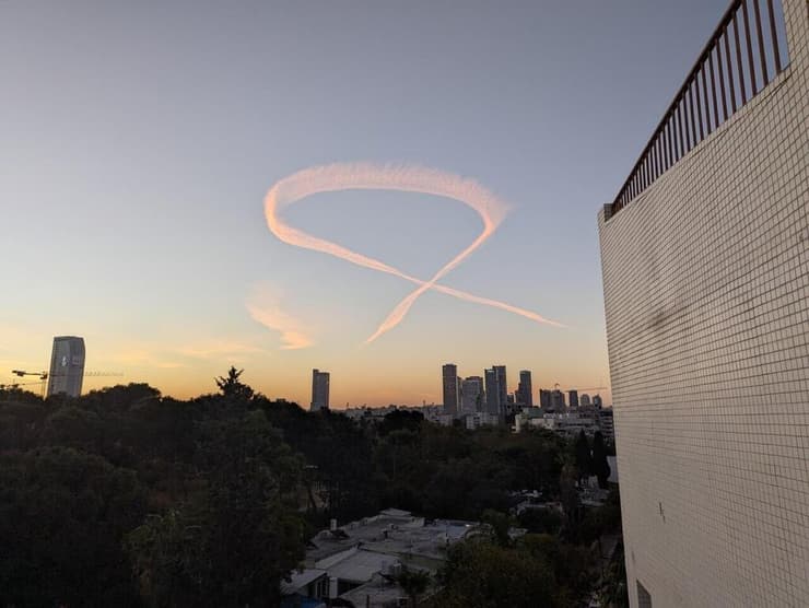 מחווה לחטופים בשמי ישראל שבוצעה על ידי טייס