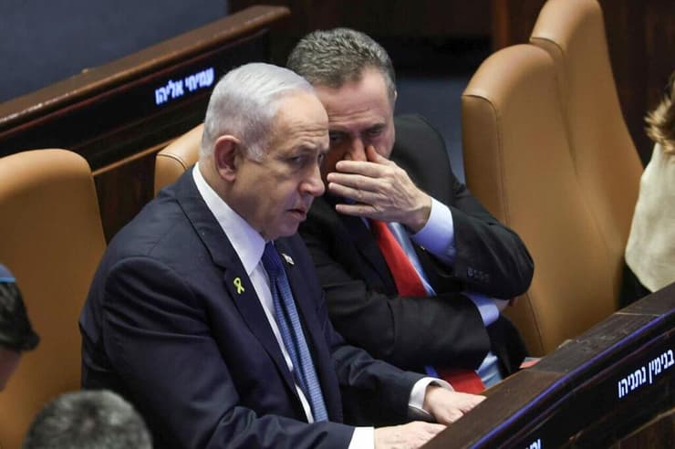 כ"ץ ונתניהו, אמש במליאת הכנסת. "קרובים מאי-פעם לעסקה" (צילום: דני שם טוב, דוברות הכנסת) הצבעה ראשונה על התקציב במליאת הכנסת