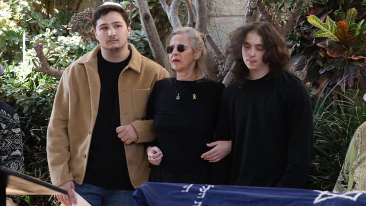 הלוויה קורין אלאל