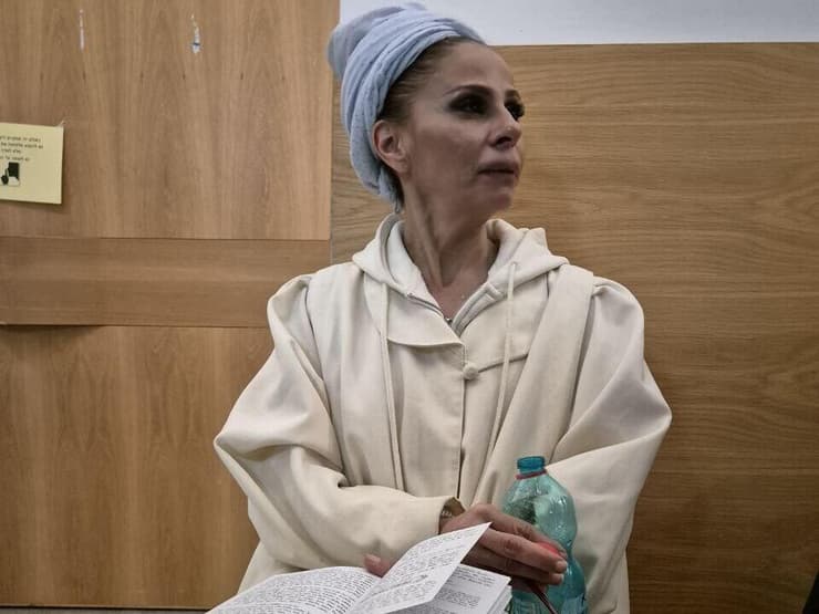 השלום ת"א - כתב אישום כנגד ענבל אור בגין עבירות בנסיבות מחמירות