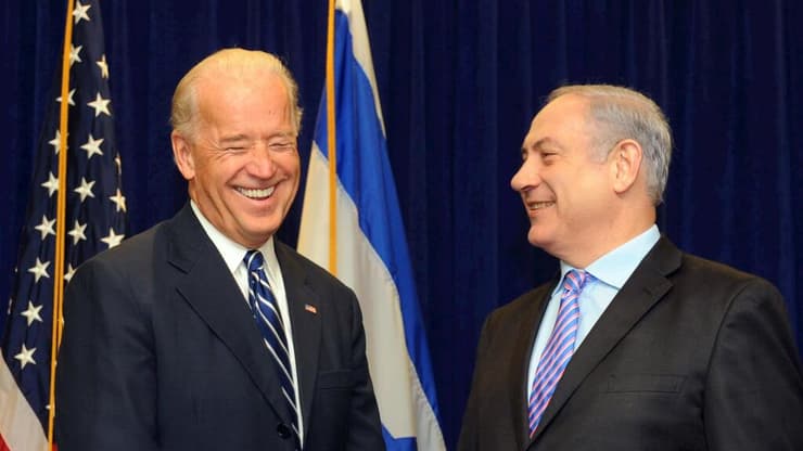 "אל תיתן לו לנצל את טוב הלב שלך". בנימין נתניהו וג'ו ביידן (צילום: אבי אוחיון, לע"מ) ג'ו ביידן ובנימין נתניהו, נובמבר 2010